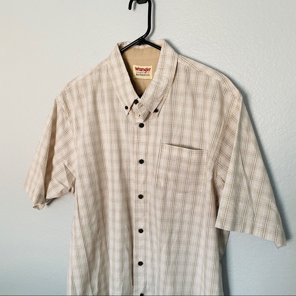 3/$25 NWOT WRANGLER Button Up Sleeve Plaid Shirt